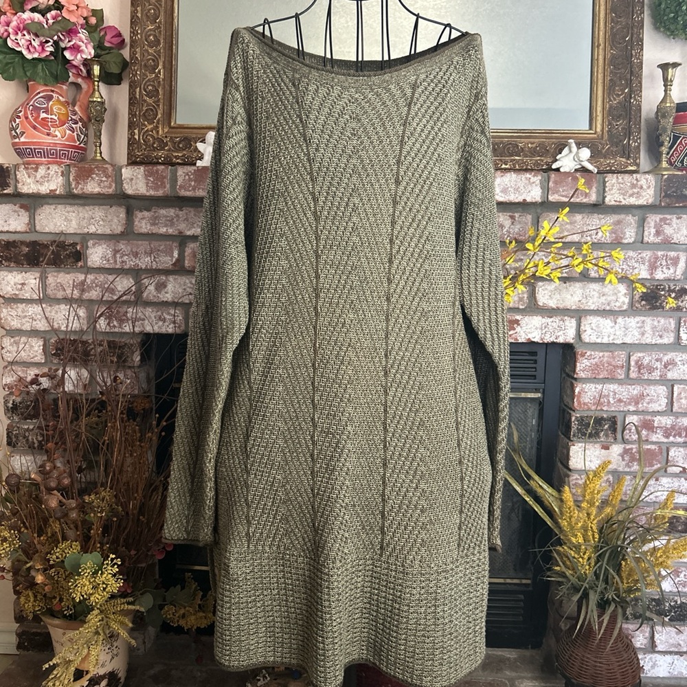 Green Woman Long Sleeve Sweater Tunic With A Herringbone Pattern Sz 2X